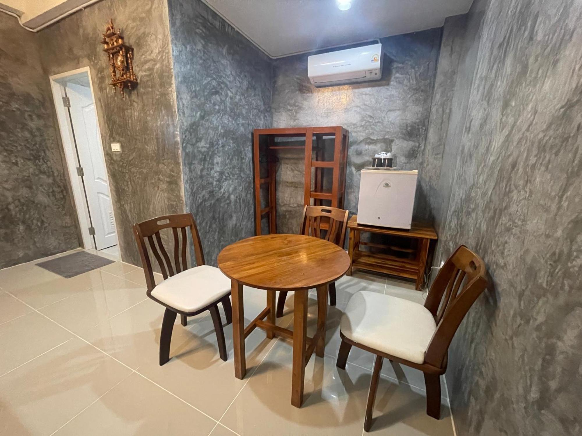 Mondee House @The Airport Hotel Таланг Екстериор снимка